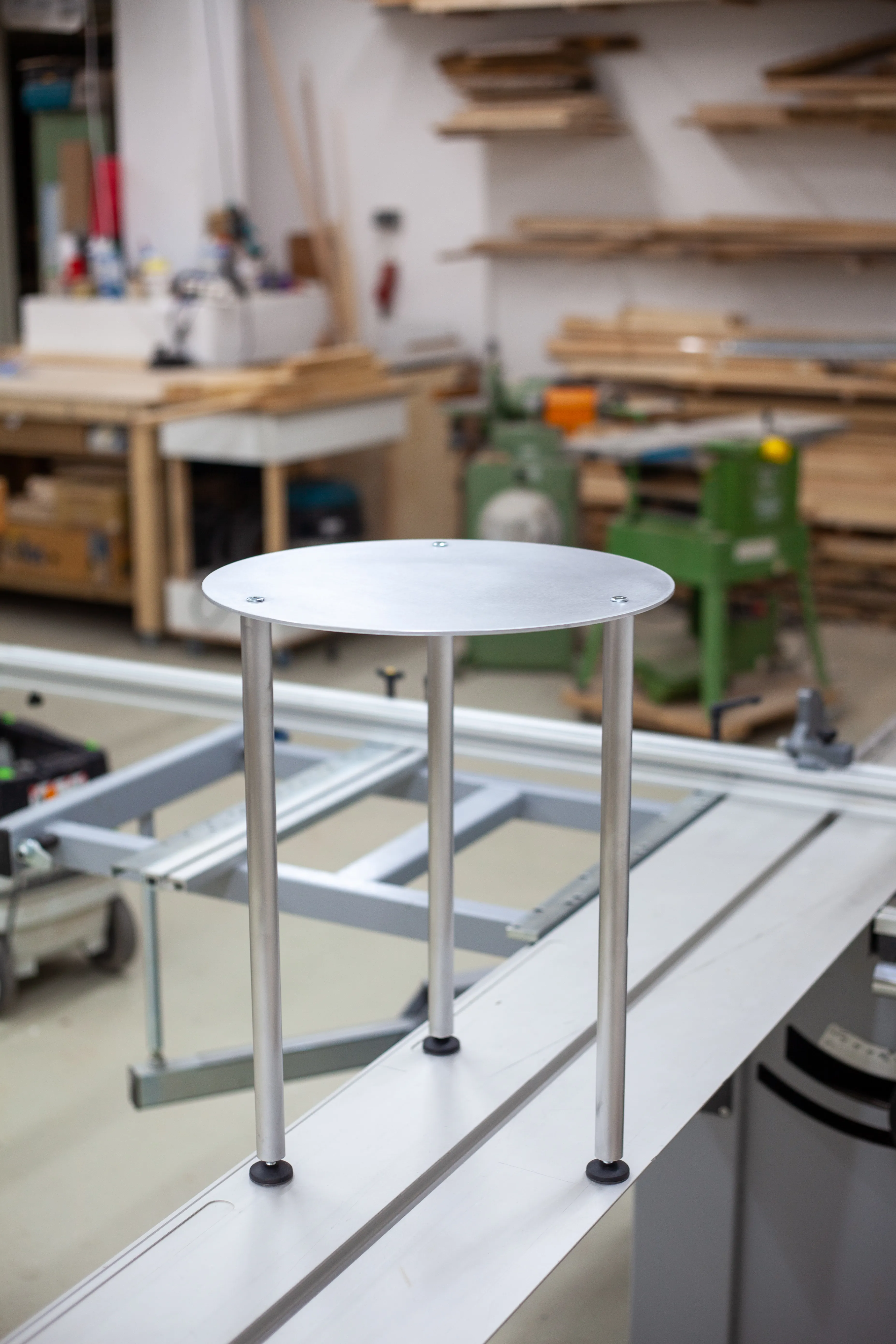 Mobilier chez Marc.